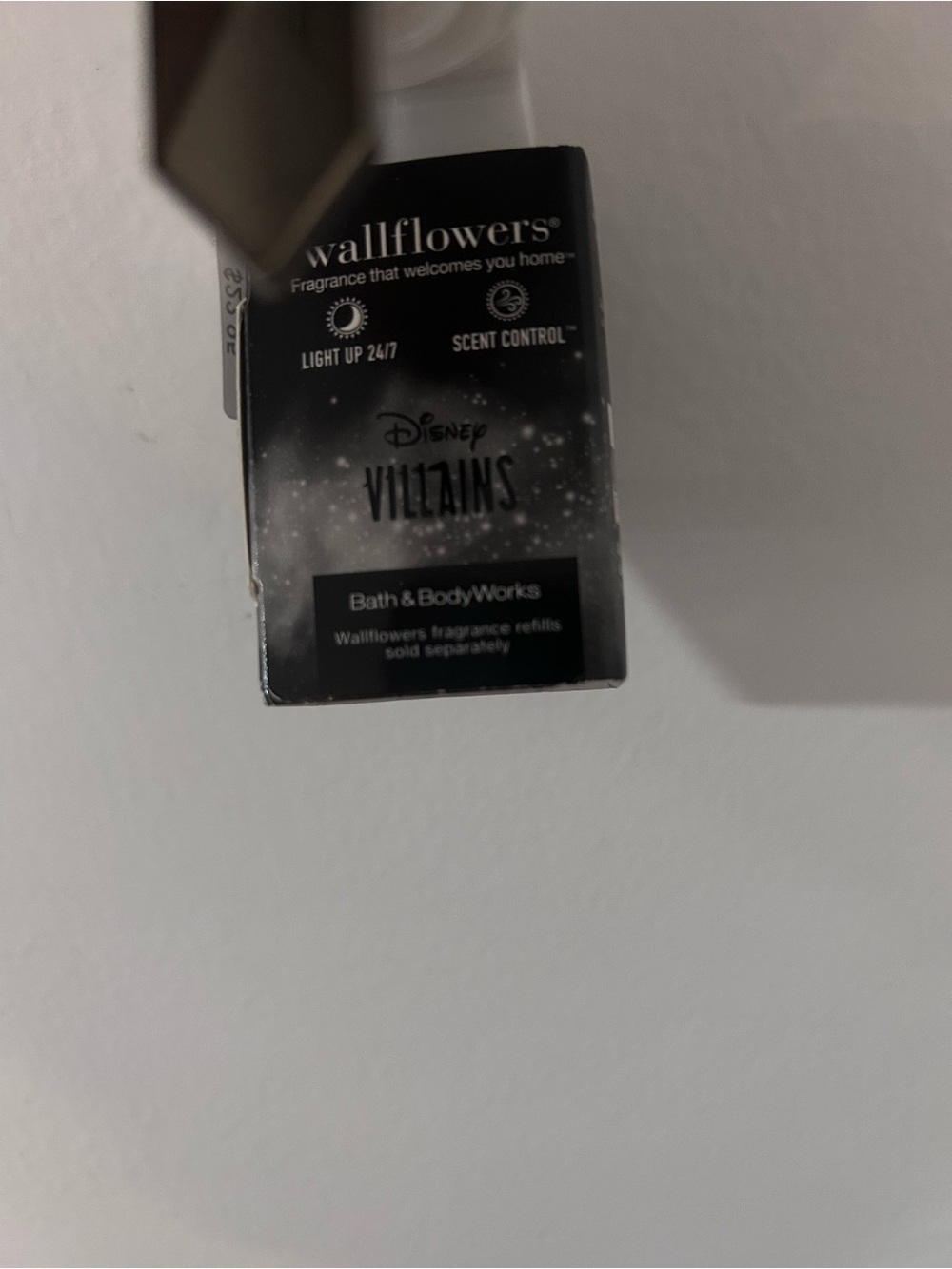 Bath & Body Disney Villains Evil Queen Pierced Heart wallflower plug & two plugs - Picture 7 of 10